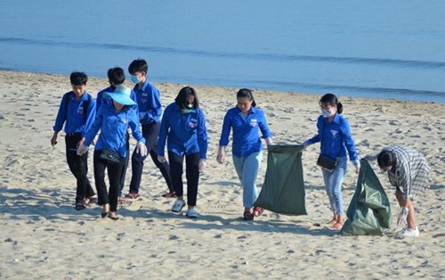 Ngày thứ 7 tình nguyện - chương trình hành động vì bãi biển "Xanh - Sạch - Đẹp"